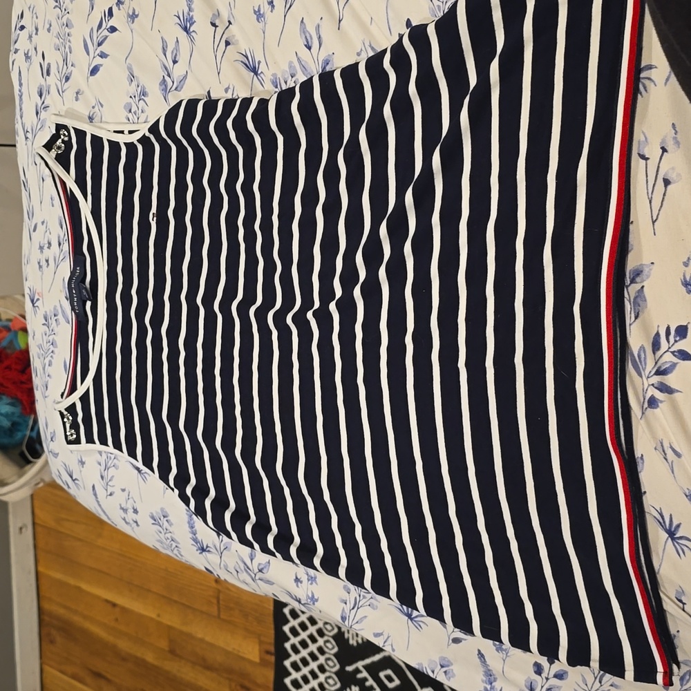 ❤️10/$16 Nwot Tommy hilfigar soft tank